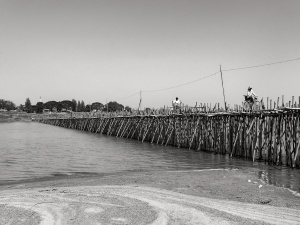 Bamboo-bridge-from-riverbank-Kampong-Cham-Cambodia