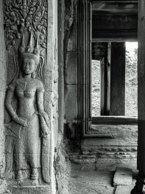 Bas-relief-detail-Angkor-Wat-Cambodia