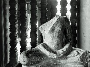 Broken-Budha-Angkor-Wat-Cambodia