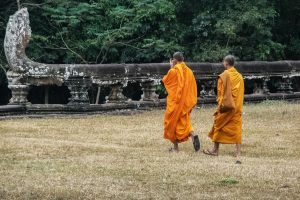 Buddhist-Monks-Angkor-Wat-Cambodia