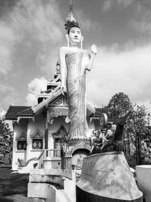 Budha-in-front-Wat-Northern-Thailand