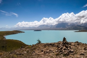 Cairn-above-Lake-Tekapo-New-Zealand