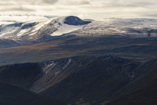 Distant-snowcapped-peaks-Jotunheimen-Norway