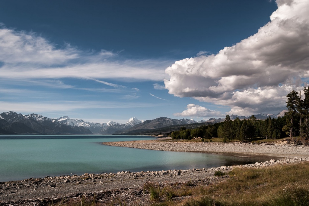 Eastern-shoreline-Lake-Pukaki-New-Zealand