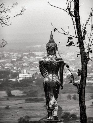 Golden-Budha-statue-Luang-Prabang-Laos