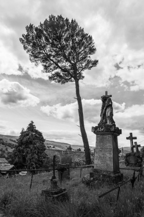 Graveyard-Swaledale-Yorkshire-Dales-England