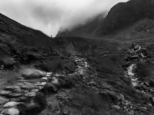 Hikers-in-the-distance-Scafell-Pike-Lake-District