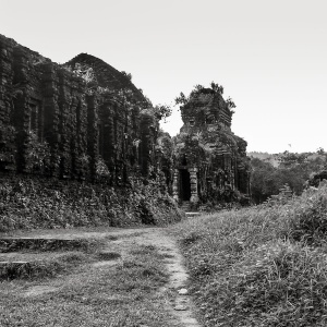 Hindu-temple-ruins-02-My-Son-Sanctuary-Vietnam