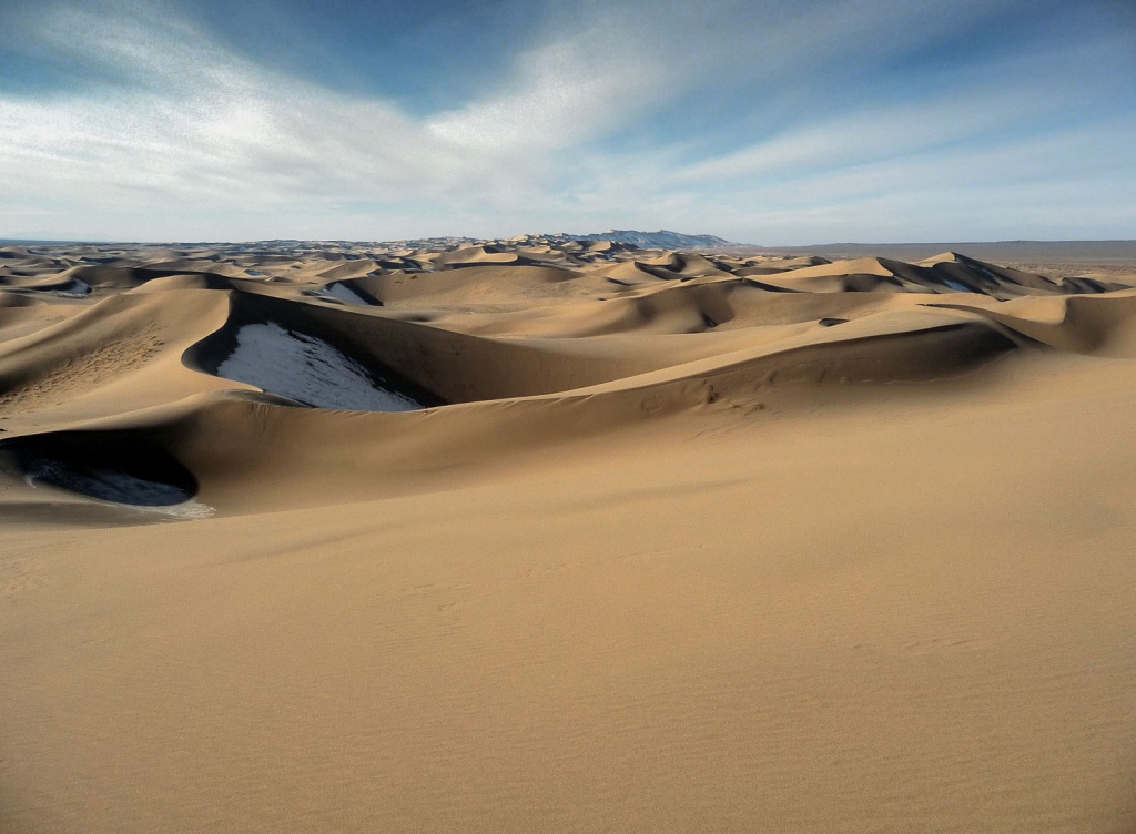 Khongoryn-els-sand-dunes-of-the-gobi-desert-mongolia - Wemooch