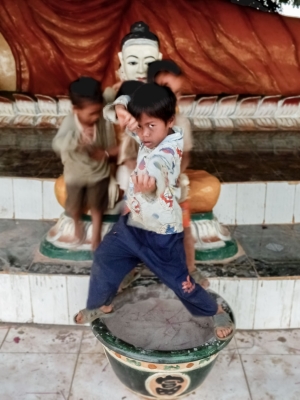 Local-children-fooling-around-1-Ban-Lung-Ratankiri-Province-Cambodia