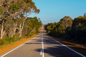 Long-straight-highway-South-Western-Australia