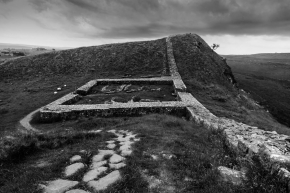 Looking-West-Milecastle-39-Hadrians-Wall-Northumberland-England