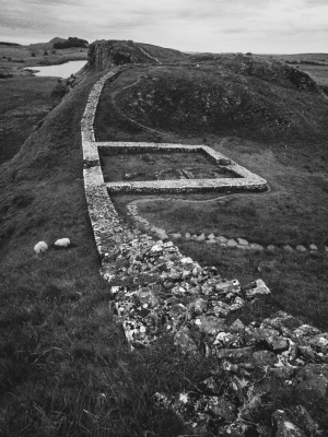 Milecastle-39-facing-East-Hadrians-Wall-Northumberland-England