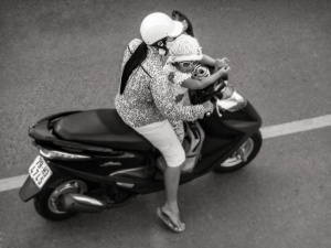 Mother-and-child-on-Motorbike-Nha-Trang-Vietnam