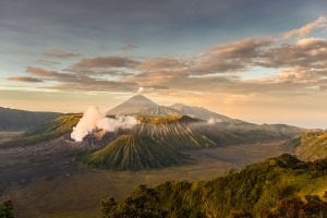 Mount-Bromo-Tengger-Semeru-National-Park-Java-Indonesia