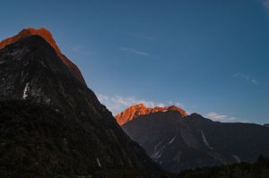 Mountain-tops-at-sunset-Fiordland-South-Island-New-Zealand