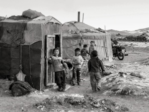 Nomadic-children-outside-Ger-Gobi-Desert-Mongolia