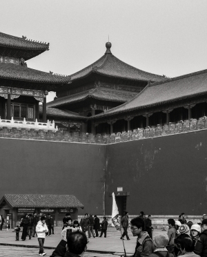 People-amongst-temples-Forbidden-City-Beijing-China