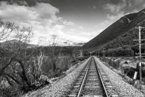 Railway-tracks-Arthurs-Pass-New-Zealand