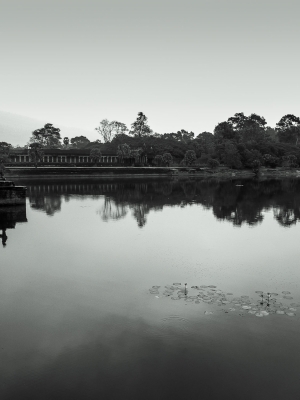 Reflections-in-the-lake-Angkor-Wat-Cambodia
