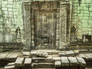 Sculpted-stone-doorway-Angkor-Wat-Cambodia