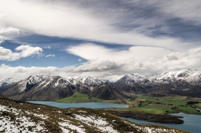 Snow-capped-peaks-Lake-Coleridge-New-Zealand