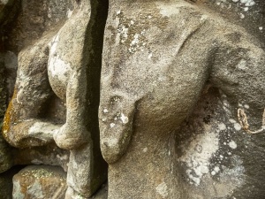 Split-stone-carving-Angkor-Wat-Cambodia