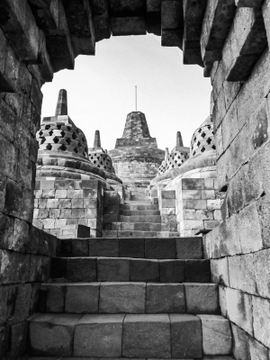 Stairway-covered-by-arch-Borobudur-Java-Indonesia