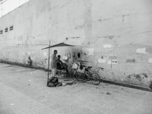 Streetside-barbershop01-Ho-Chi-Mnih-City-Vietnam