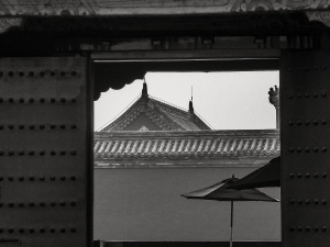 Temple-roof-viewed-through-square-opening-Forbidden-City-Beijing-China