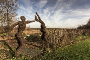 Tree-branch-sculpture-Dearne-Valley Old-Moor-England